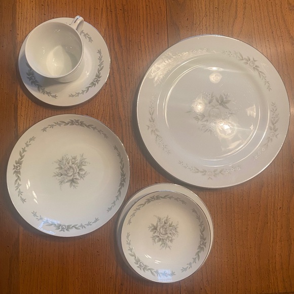 Bouquet China by Diamond China of Japan - Picture 1 of 5